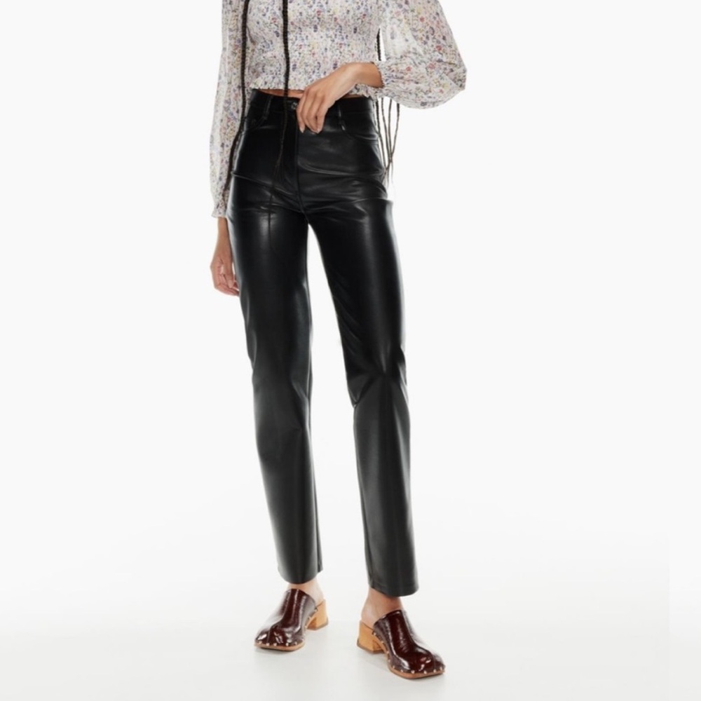 Aritzia Wilfred Leather Pants Size 2 A2